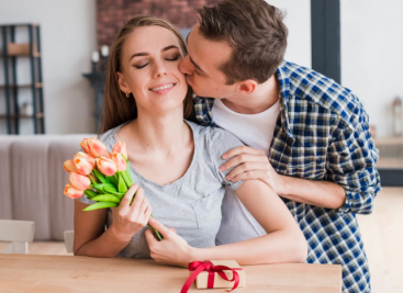Какие цветы подарить жене на 8 марта