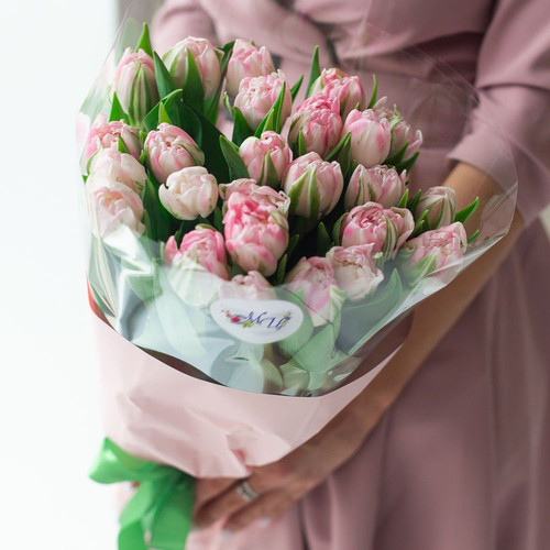 Букет из 25 Розовых Тюльпанов