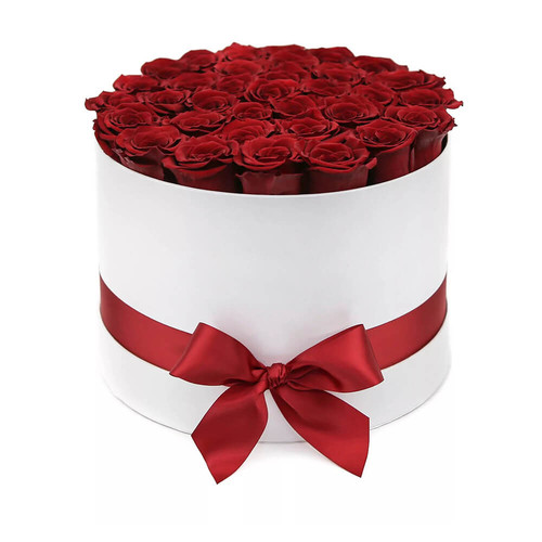 Букет из 35 красных роз в шляпной коробке